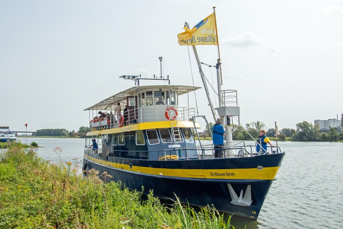 Blauwe Bever vaart naar Rhenen voor stadswandeling | Regio | De ...