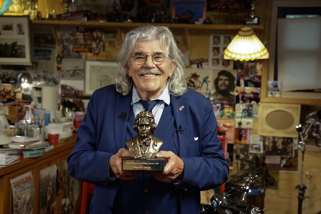 Bennie Jolink op zijn 80ste verrast met Hollandse Meester-award: ‘Daar ...