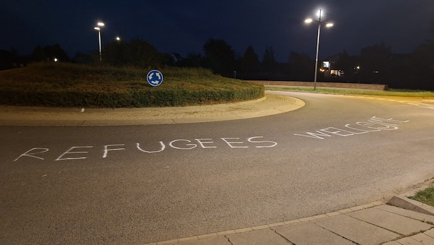‘Fck PVV’ en ‘Welcome azc’: opvallende graffiti in Lent na nieuws over ...