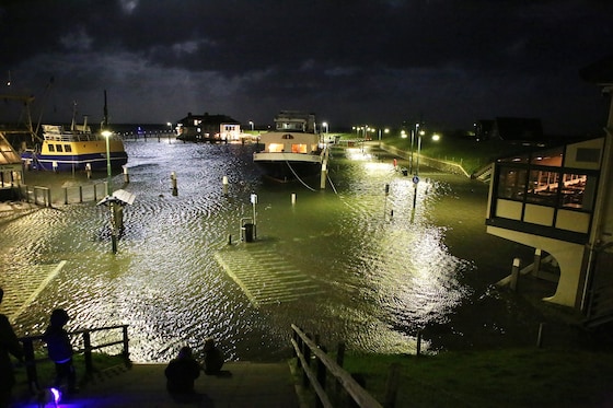 TERUGLEZEN Storm | Ook in VK grote problemen door storm Boelo: twee ...