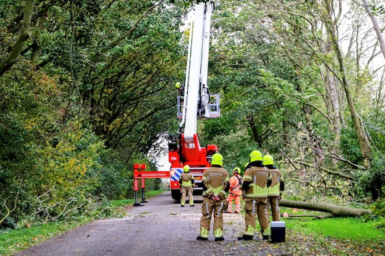 TERUGLEZEN Storm | Ook in VK grote problemen door storm Boelo: twee ...