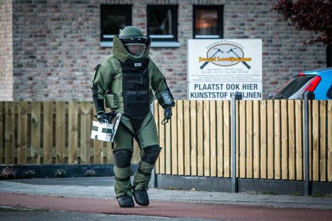 Omgeving winkelcentrum Lelystad afgezet om mogelijk explosief | Nieuws ...
