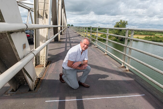 Waarschuwingsborden voor een veiligere Maasbrug? | Regio | De ...