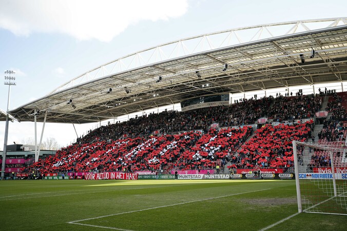 FC Utrecht gaat bekritiseerd veld in Galgenwaard vervangen | Regio | De ...