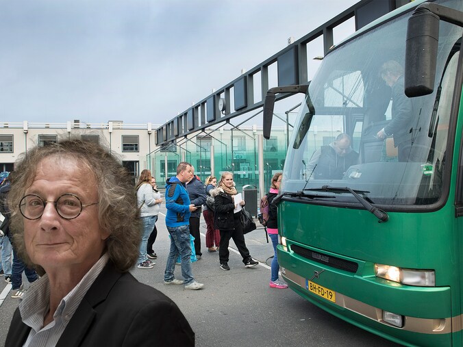 Iedereen in de bus zal het onthouden hebben van die piemel | Extra | De ...