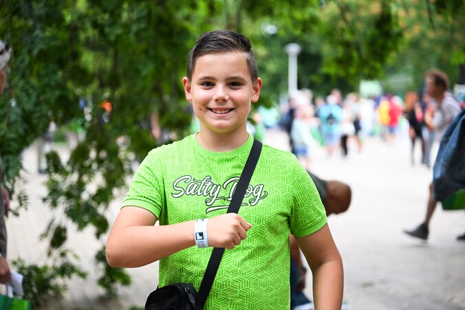 Dean (11) is het nieuwe loopmaatje van oma, nu die haar ...