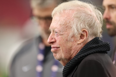 Grootste donatie ooit: oprichter van Nike geeft 1,7 miljard euro weg voor kankeronderzoek