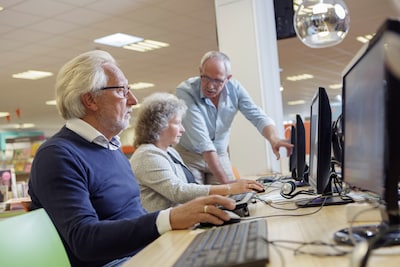 Bibliotheek Veluwezoom helpt met vragen op digitaal gebied