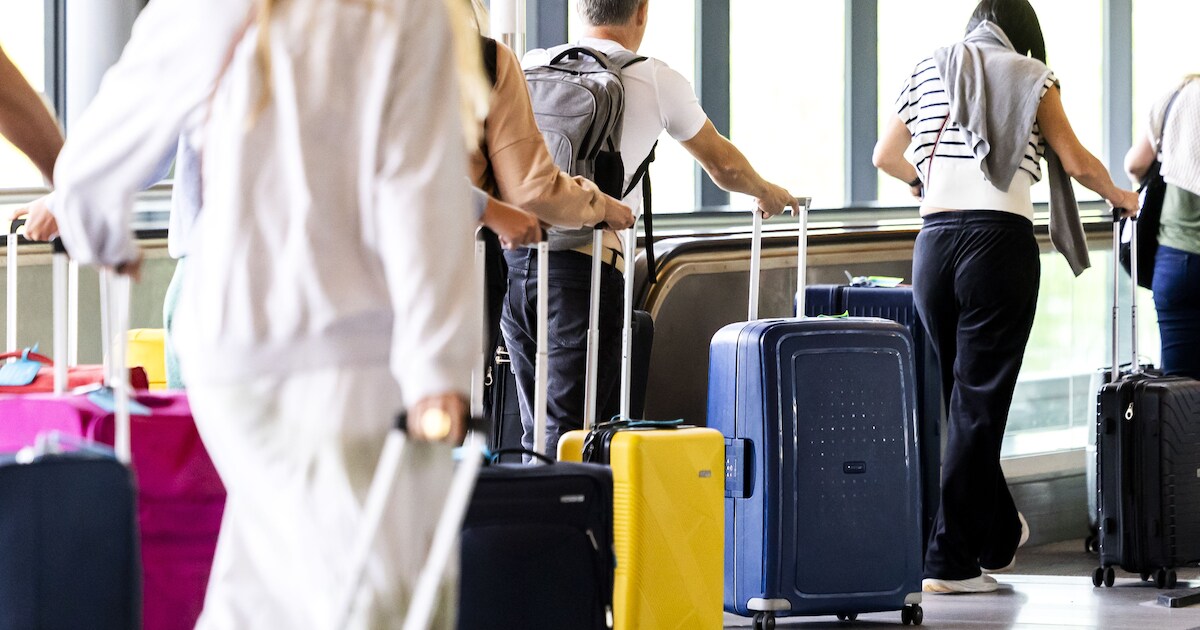 Maandag bereikt de drukte op Schiphol haar hoogtepunt: vijf tips voor als je binnenkort gaat vliegen