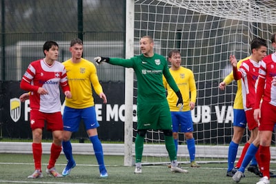 Scorende doelman Jeroen (38) geniet van heldenrol in blessuretijd: ‘Ik had geen idee hoe ik moest juichen’