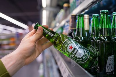 Heineken verkoopt minder en schrapt komende twee jaar 5000 tot 6000 banen