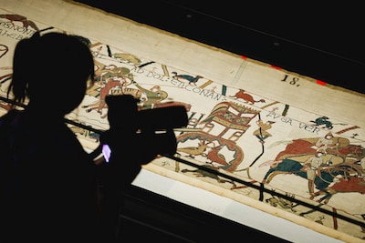 Tapijt van Bayeux-hype loopt uit de hand: wachttijden van twee uur, museum neemt maatregelen
