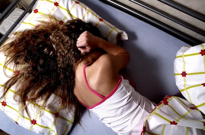 Docent misbruikt leerling (13) jarenlang en deelt beelden met schoolgenoten