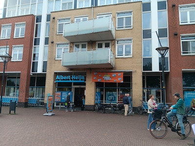 Albert Heijn Zevenaar vernieuwt flink: sushikiosk, meer vers en nog maar één gewone kassa