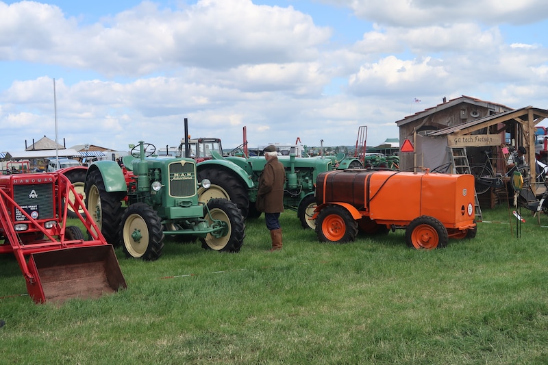 Historisch Weekend Herveld toont oude tractoren en ambachten | Regio ...