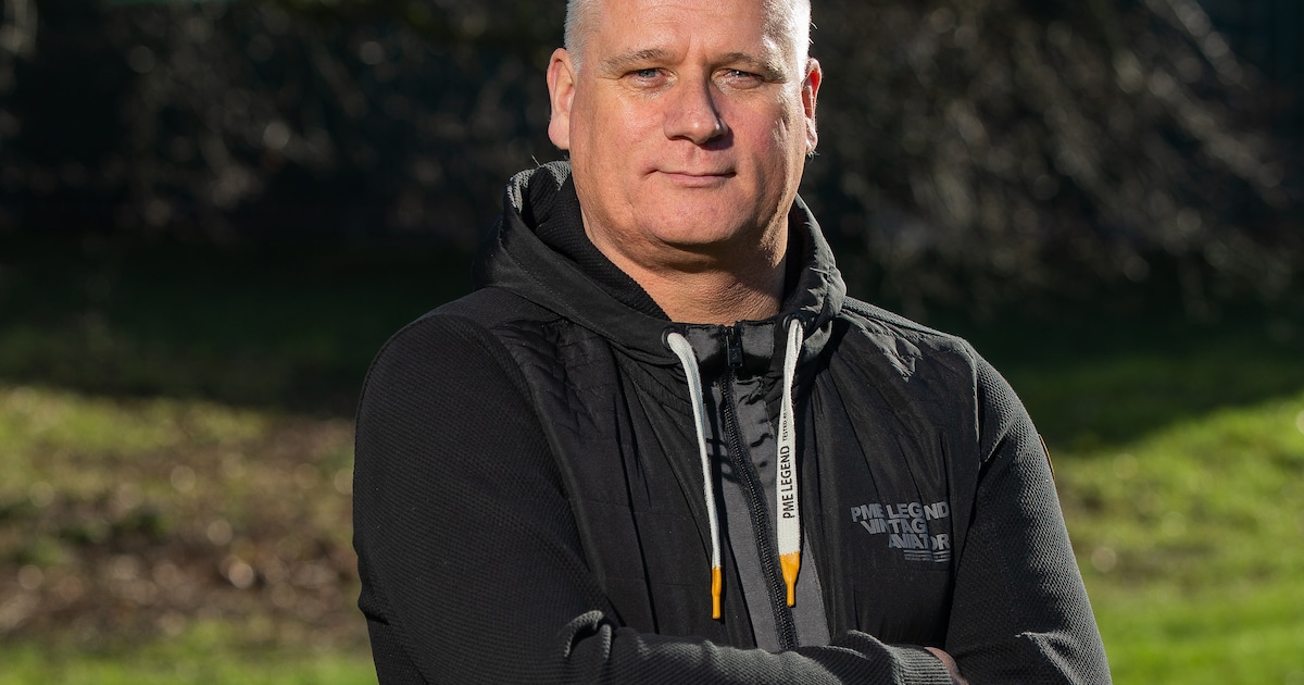 Trainerscarrousel | Van Haaren weg bij Rood Wit • Gerritsen, Jeuriëns en Wollenberg verlengen • Van 