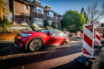 Bewoners van 100 jaar oude huizen in Arnhemse wijk maken zich zorgen om sinkhole: ‘We worden afgepoe