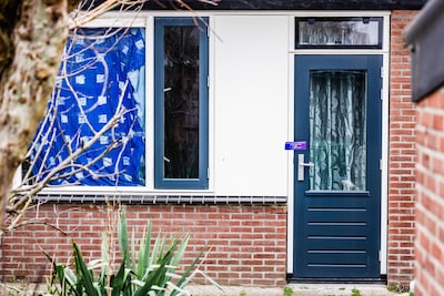 Man dringt ’s nachts huis van koppel binnen en verkracht beide vrouwen: ‘Hoopte dat hij mij niet zou doden’