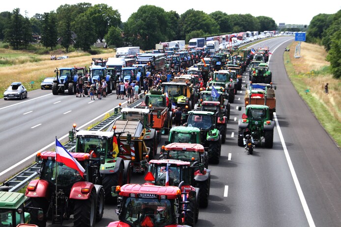 Een boerenblokkade, eerder deze week op de A1 bij Enter. Twee kanten op stond het verkeer muurvast.
