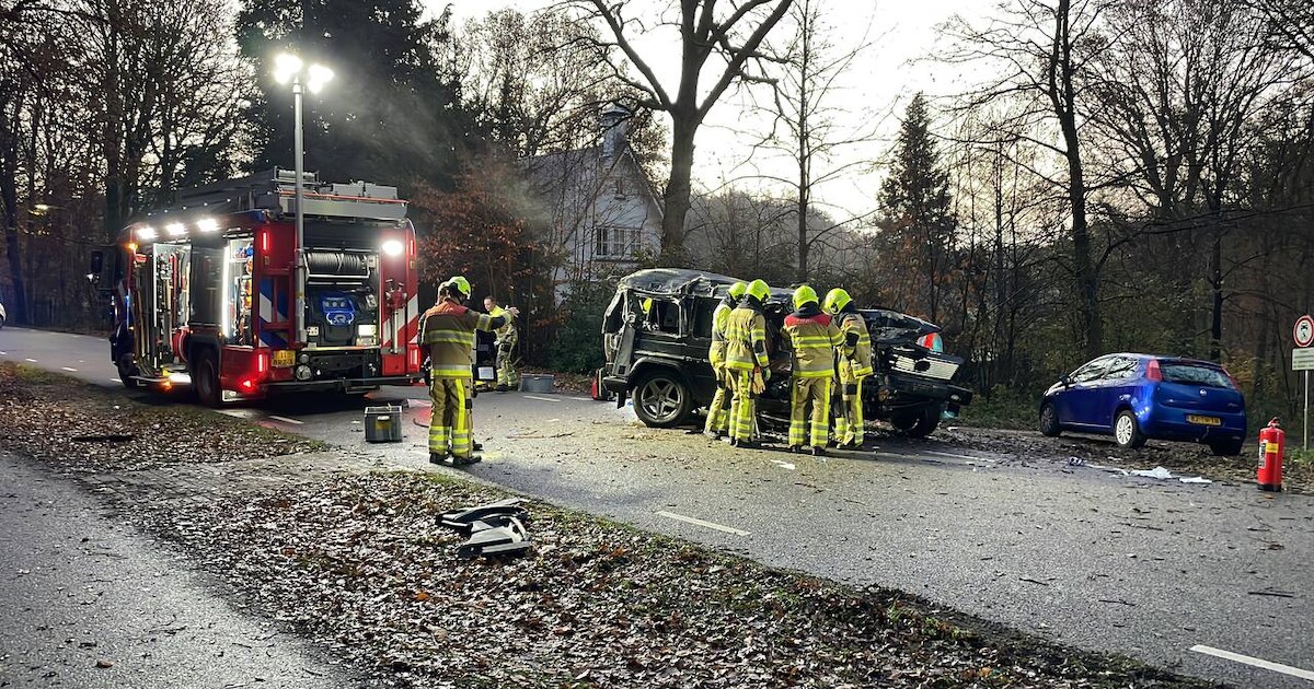 Ernstig verkeersongeluk: brandweer bevrijdt automobilist en drie kinderen uit wrak | 112 nieuws Berg