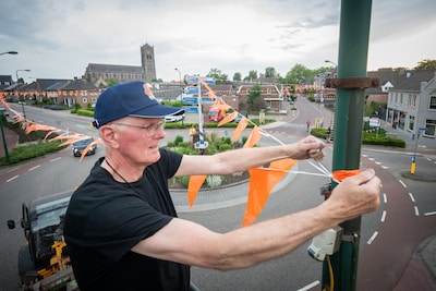 Mill hangt de slingers uit voor Oranje: ‘We krijgen zulke leuke reacties’