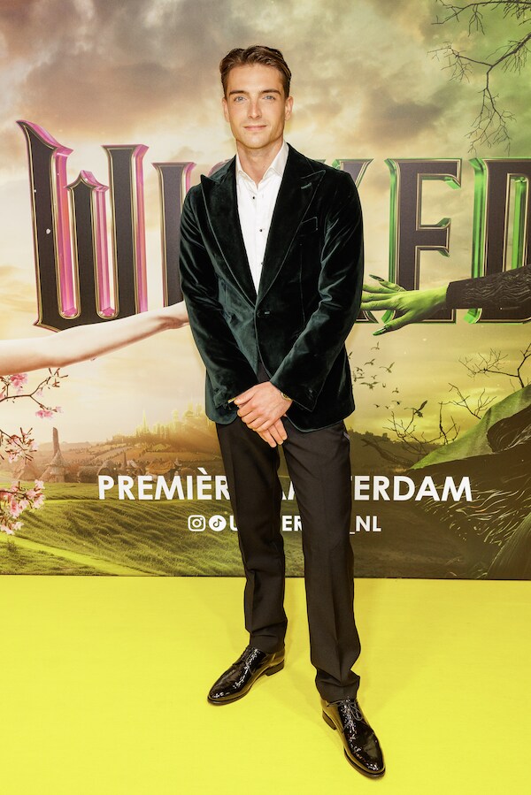 Bekend Nederland schittert op gele loper Wicked: Maik de Boer met ...