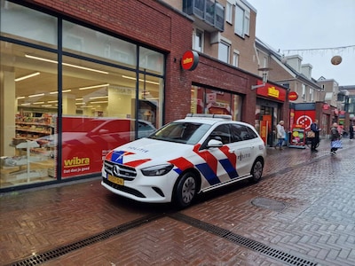 Politie zoekt man met panty op hoofd na winkeldiefstal: ‘Niet zelf benaderen’