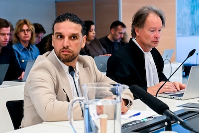 ‘Ali, ben jij een roofdier? Ja! Ik kende je een kwartier toen je je hand in mijn panty stopte’