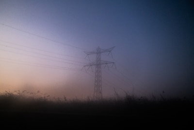 Minder dan 100 meter zicht: in bijna heel Nederland code geel door hardnekkige mist