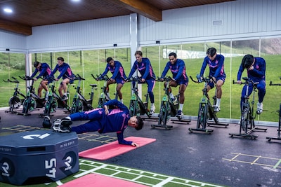 Afzien in Marbella: Feyenoord ziet trainingskamp in het water vallen