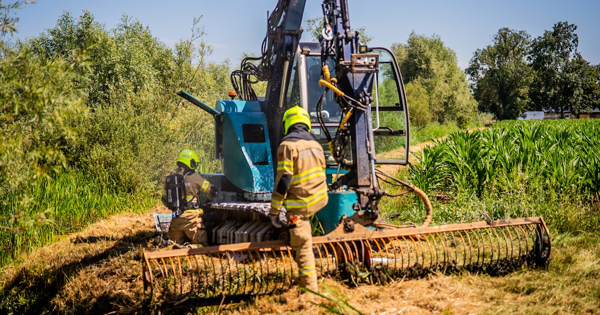 Voertuigbrand op Kerkstraat in Duiven