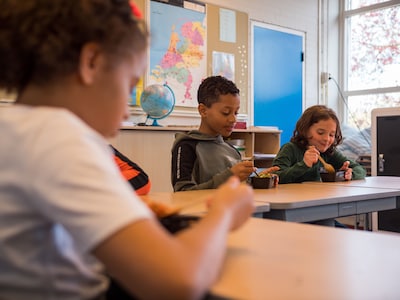 Aanbieder van schoollunches TommyTomato maakt doorstart, bedrijf verwacht in mei te kunnen leveren
