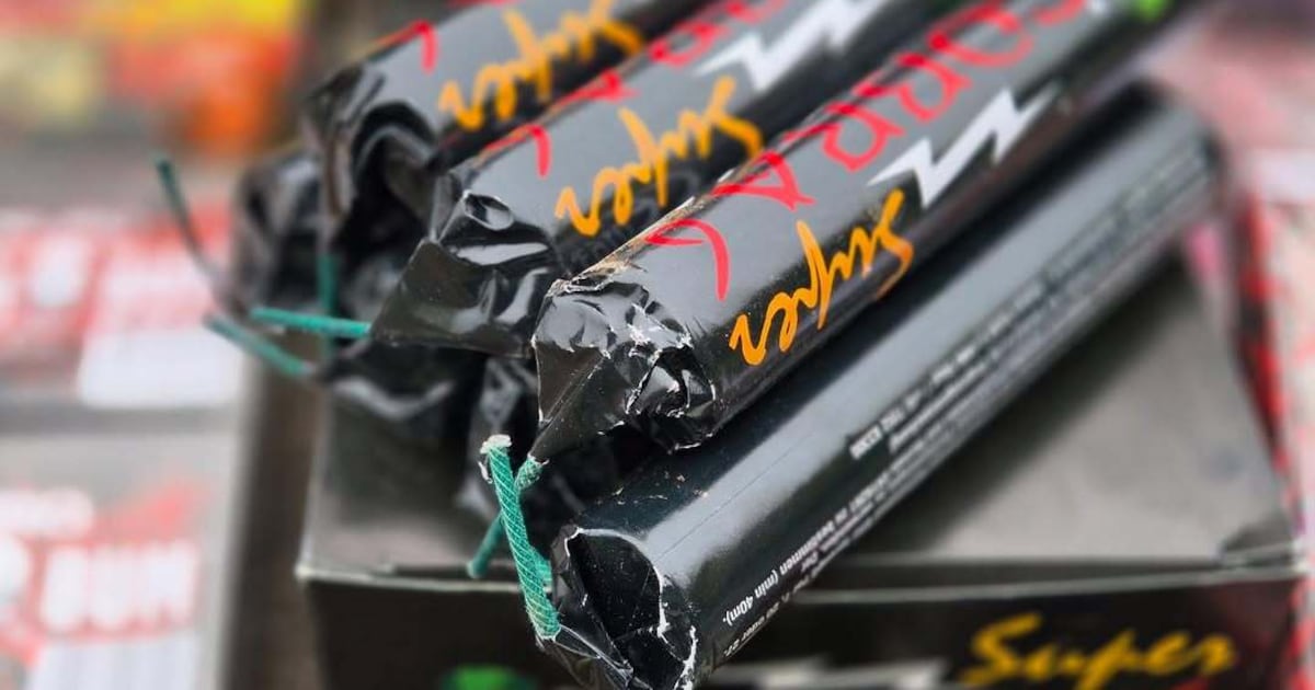 Politie vindt dozen met kilo’s zwaar vuurwerk in schuur in Loenen