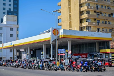 Benzineprijs piekt: Sri Lanka voert vierdaagse werkweek in om brandstof te besparen