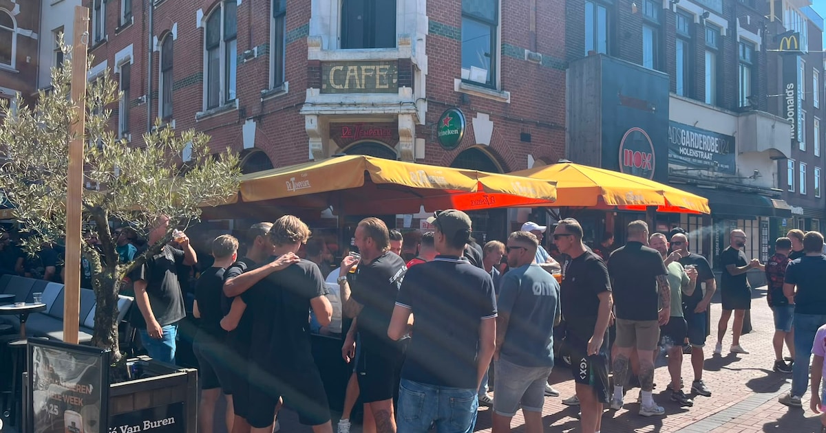 LIVE NEC-Olympiakos | Veel politie in het centrum • Oproep aan supporters: ‘Kom eerder’ • Glasverbod