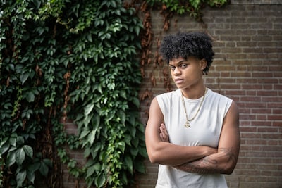 Jayla Shanice (25) werd gevormd door de toeslagenaffaire: ‘Dit schud je nooit meer van je af’