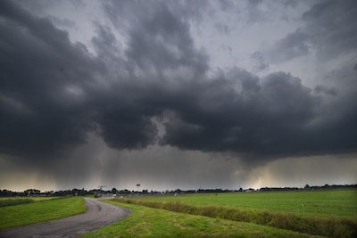 Eerste onweersbuien gemeld: code geel uitgebreid naar vrijwel het hele land