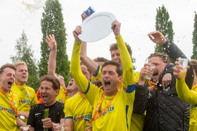 Titel voor Hooglanderveen, ‘Rooien’ naar herkansing en Baarn ook nog niet klaar