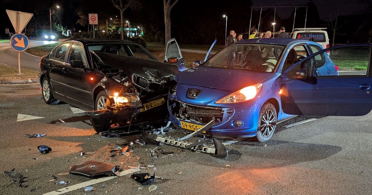 Harde botsing tussen auto's in Zelhem