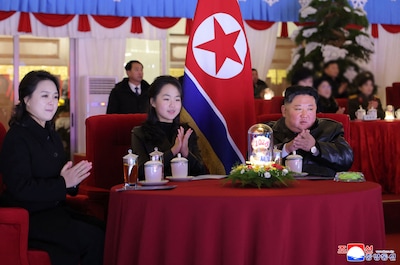 Tienerdochter van Noord-Koreaanse dictator Kim Jong-un duikt weer op: klaargestoomd als opvolger?