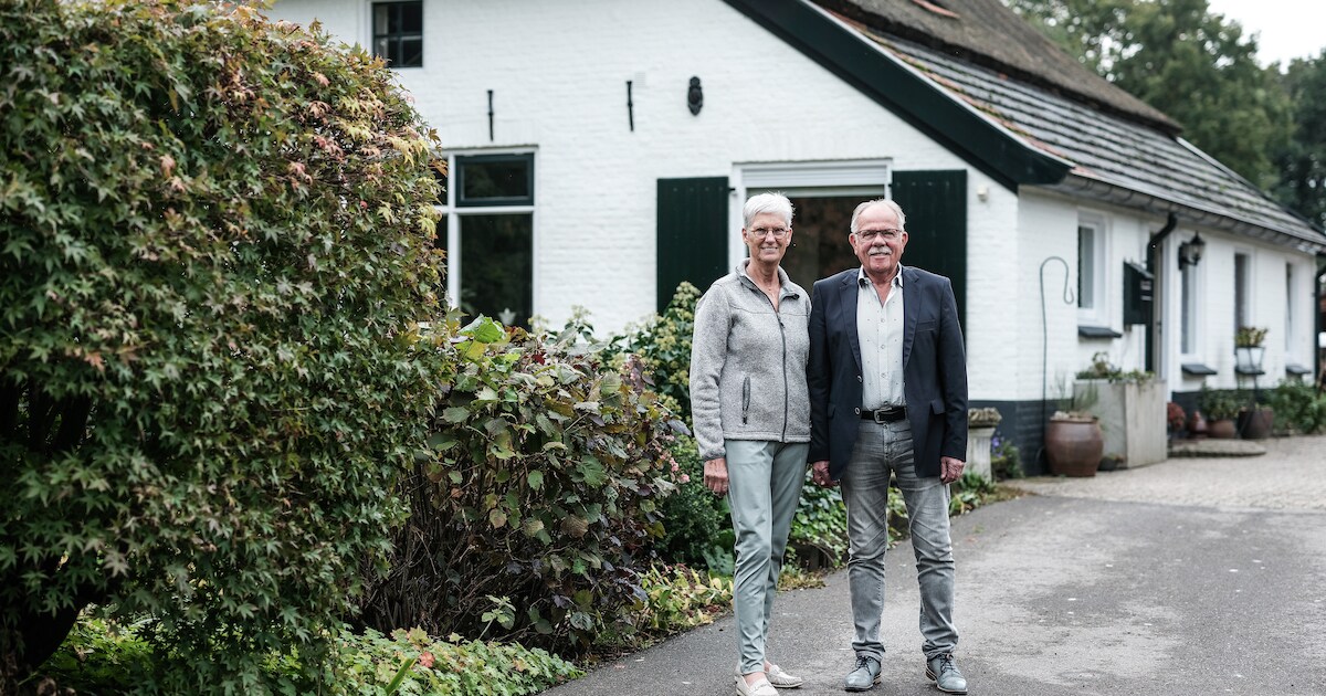 Harry en Gerrie wonen in boerderij waar moeder opgroeide: ‘Heel speciaal dat ze weer over drempel st