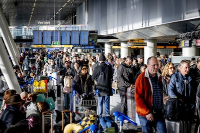 Imago Schiphol en KLM in duigen na rampweek: ‘Maar weinig nodig om het kaartenhuis te laten instorten’