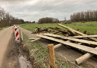 Wandelroute Ravenstein-Megen afgesloten: hekwerk scheidt inwoners van de Maas