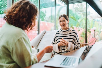 Joanne werd overbodig door een chatbot en laat nu AI haar cv schrijven: ‘Ik herken mezelf er helemaal in’