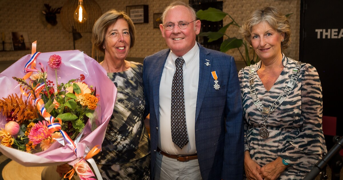 Koninklijke onderscheiding voor Drutenaar Van Altena | Maas en Waal ...