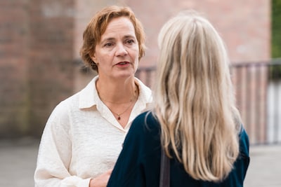 Staatssecretaris Judith Tielen over regenboogvlagdebat: ‘Jammer van het gedoetje’