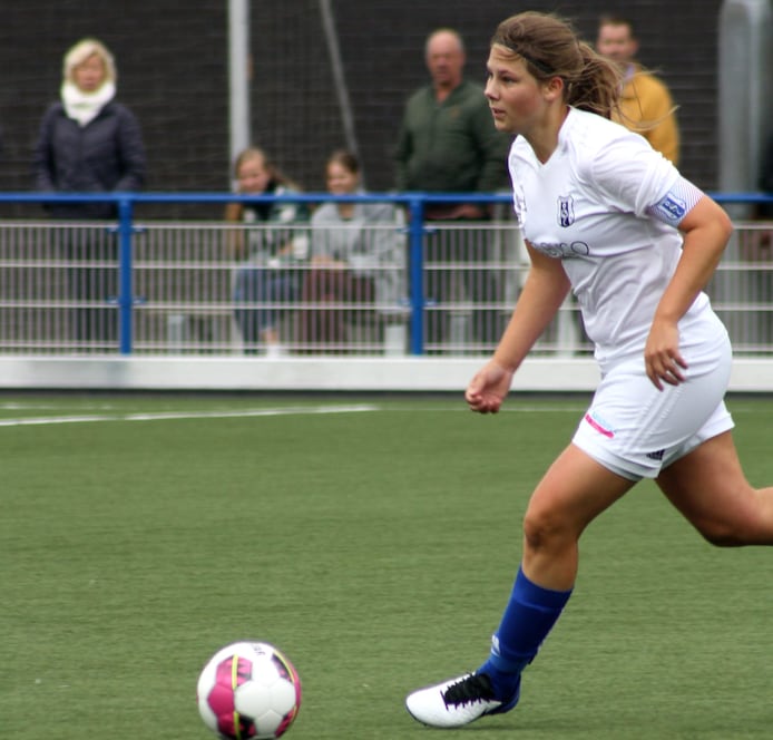 romy-27-is-na-dik-drie-jaar-blessureleed-terug-op-het-veld-inclusief