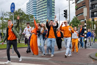 Winkeliers in hartje Arnhem vrezen omzetverlies door vroege start Koningsnacht op koopzondag