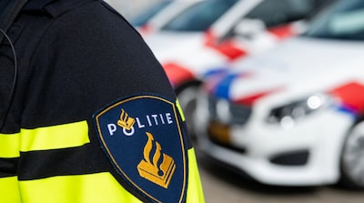 Dode en zwaargewonde persoon aangetroffen in woning Almere