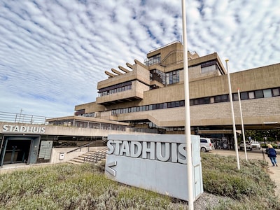 Lokale PVV boycot besloten vergadering over azc-kwestie Terneuzen